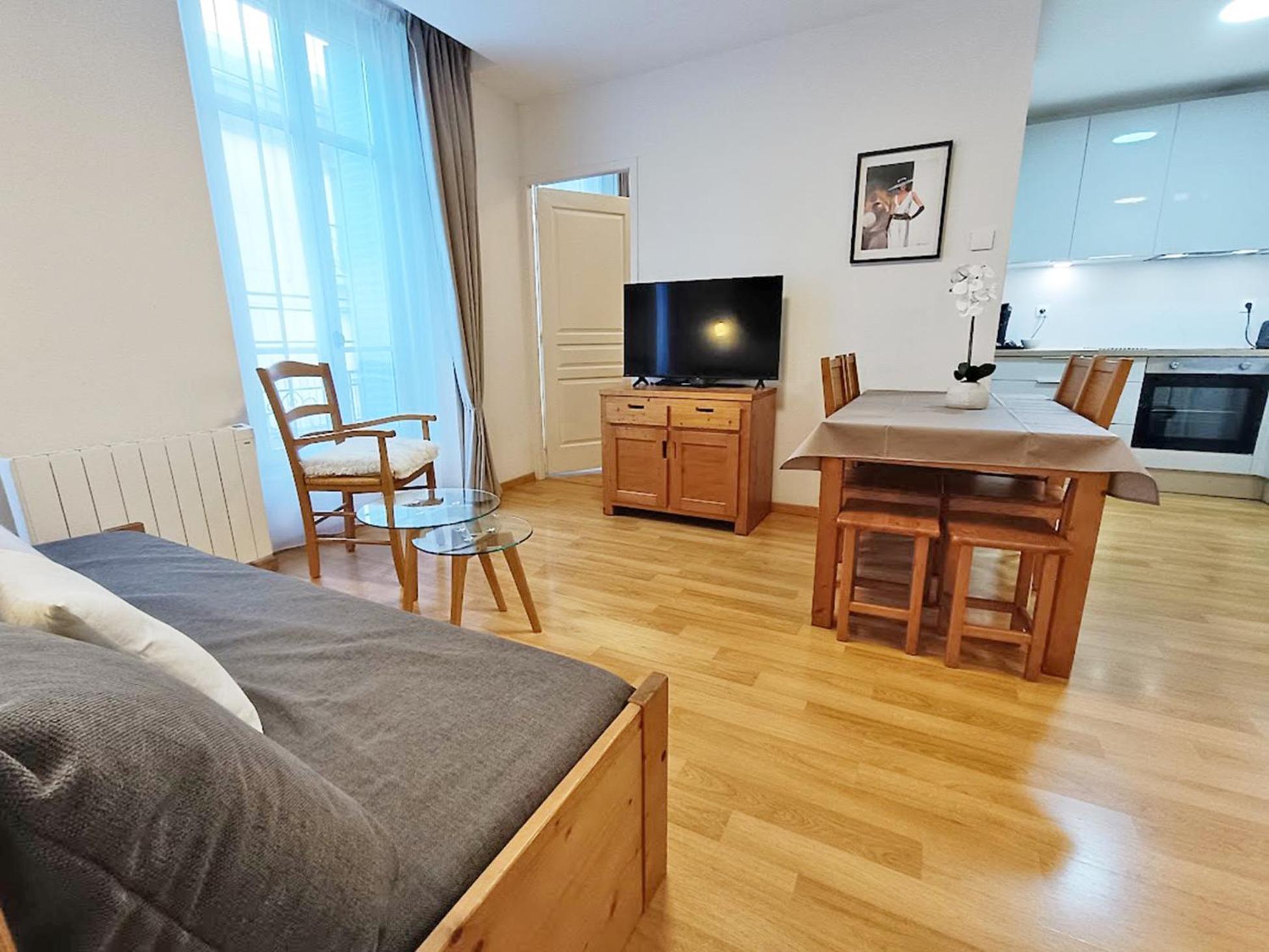 L'Eterlou, T3, Centre Luchon, Wifi, Casier A Skis, Ascenseur, 6 Personnes Bagnères-de-Luchon المظهر الخارجي الصورة