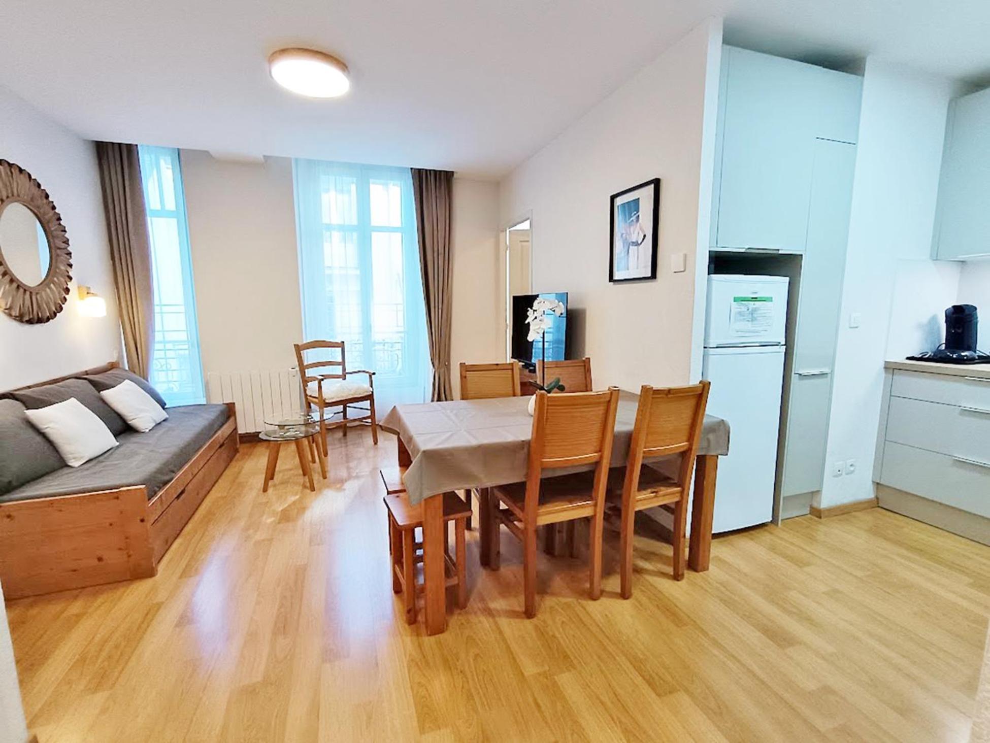 L'Eterlou, T3, Centre Luchon, Wifi, Casier A Skis, Ascenseur, 6 Personnes Bagnères-de-Luchon المظهر الخارجي الصورة